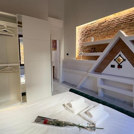 Suite Stylish & Cozy Apartment In The Heart Of ฟลอเรนซ์ ภายนอก รูปภาพ