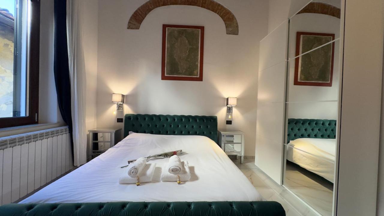 Suite Stylish & Cozy Apartment In The Heart Of ฟลอเรนซ์ ภายนอก รูปภาพ