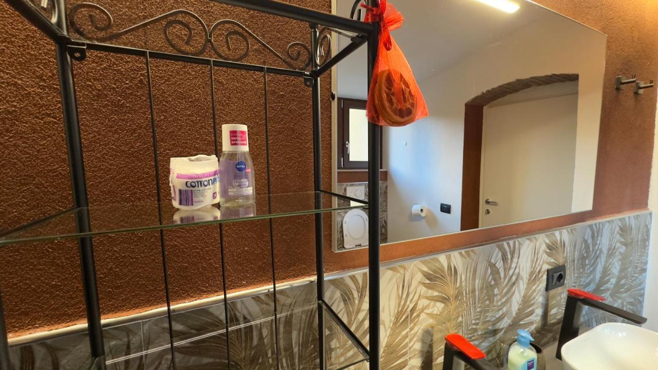 Suite Stylish & Cozy Apartment In The Heart Of ฟลอเรนซ์ ภายนอก รูปภาพ