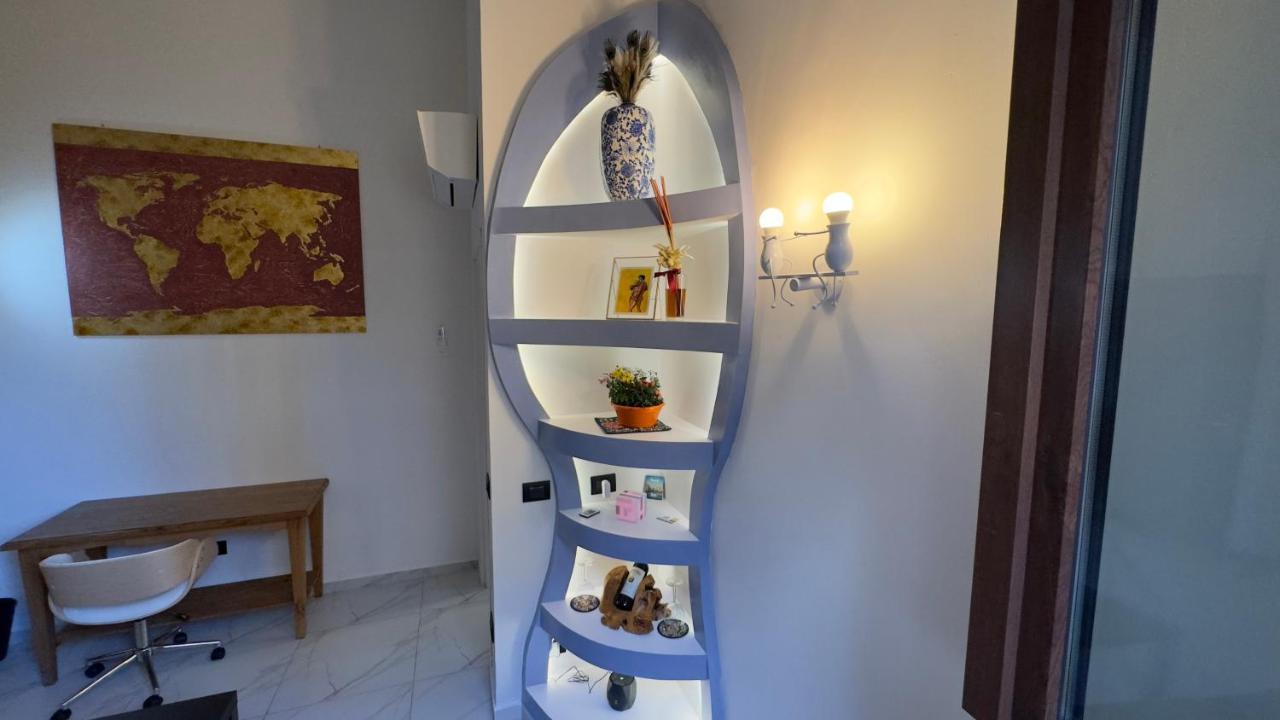 Suite Stylish & Cozy Apartment In The Heart Of ฟลอเรนซ์ ภายนอก รูปภาพ