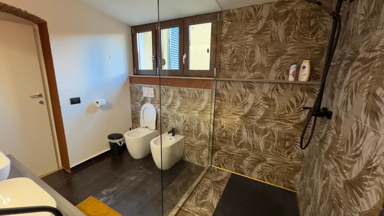 Suite Stylish & Cozy Apartment In The Heart Of ฟลอเรนซ์ ภายนอก รูปภาพ