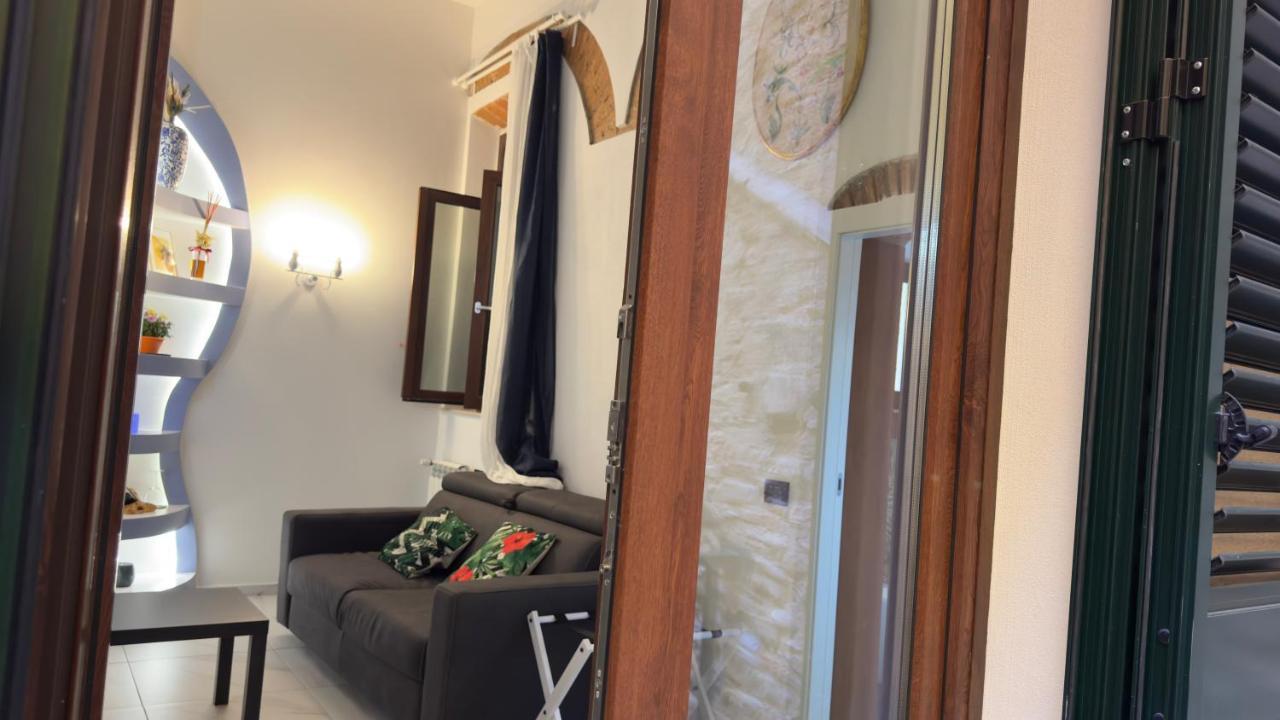 Suite Stylish & Cozy Apartment In The Heart Of ฟลอเรนซ์ ภายนอก รูปภาพ